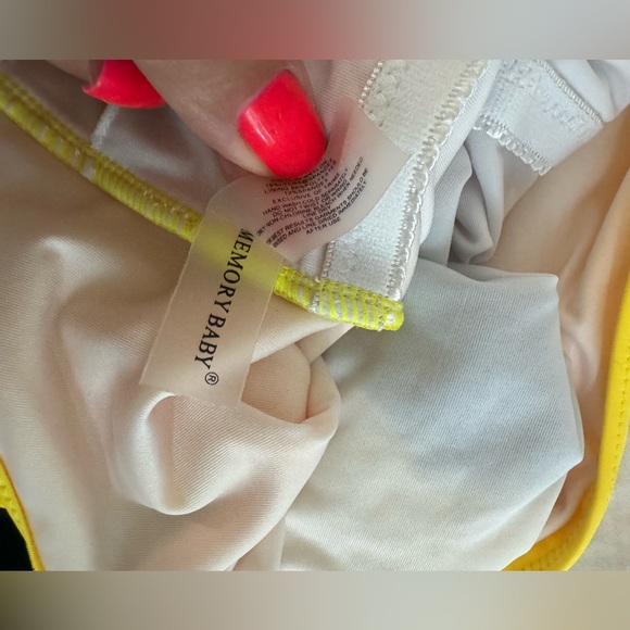 Black & Yellow Halter top style 1 piece one piece swimsuit. Size Large L - Picture 6 of 9